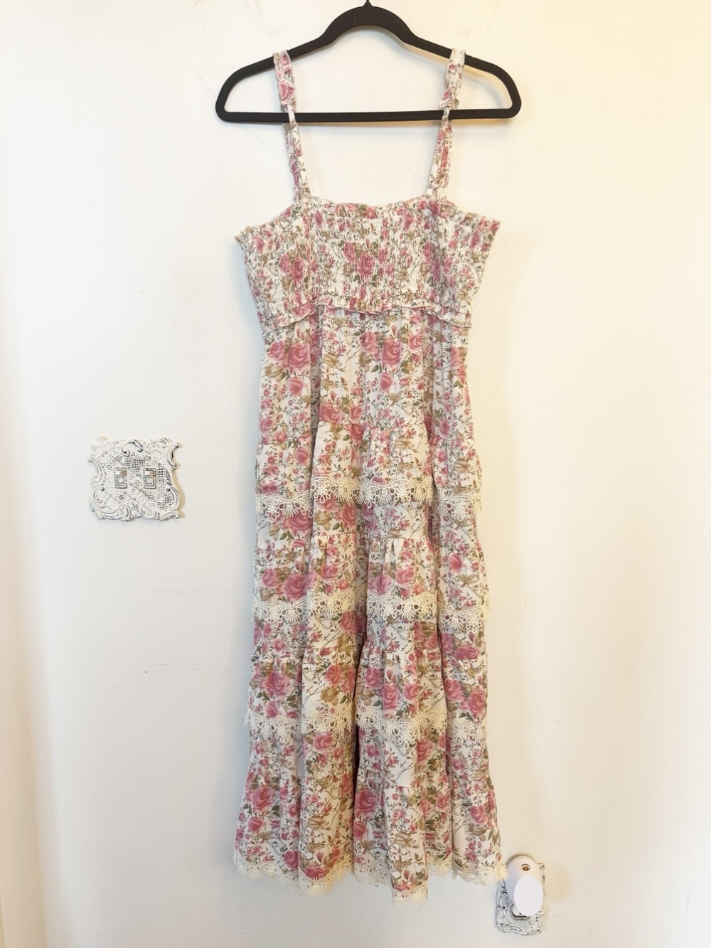 Altar’d State Cream and Pink Rose Floral
Tiered Crochet Lace Midi Dress L - Picture 2 of 9